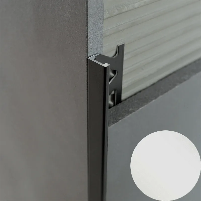 Uitverkoop Profilitec - KERAJOLLY KJ - H 6 mm, L 2700 mm in PVC Finitura Grigio Chiaro, Linea Rivestimenti - KJ60P21270