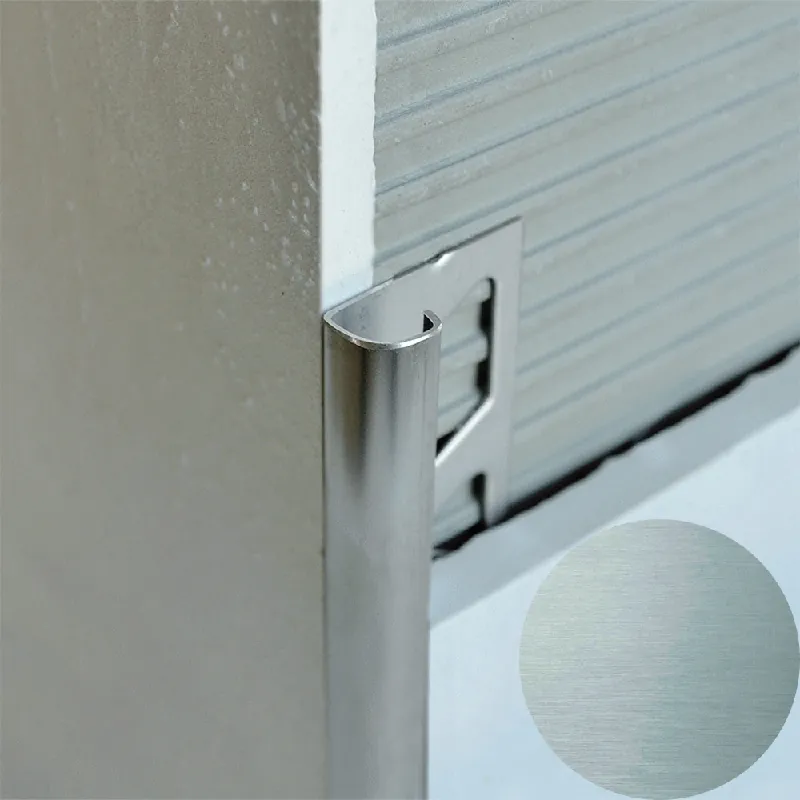 Uitverkoop Profilitec - ROUNDJOLLY RJ - H 8 mm, L 2700 mm in Alluminio Finitura Anodizzato Brillantato Spazzolato Argento, Linea Rivestimenti - RJ80ASSB270
