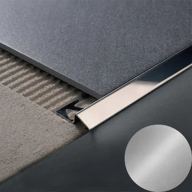 Profilitec - ZEROTEC ZR - H 10 mm, L 2700 mm in Acciaio Finitura Inox Sabbiato AISI 304, Linea Pavimenti - ZR100IX270 Tijdelijk Beschikbaar