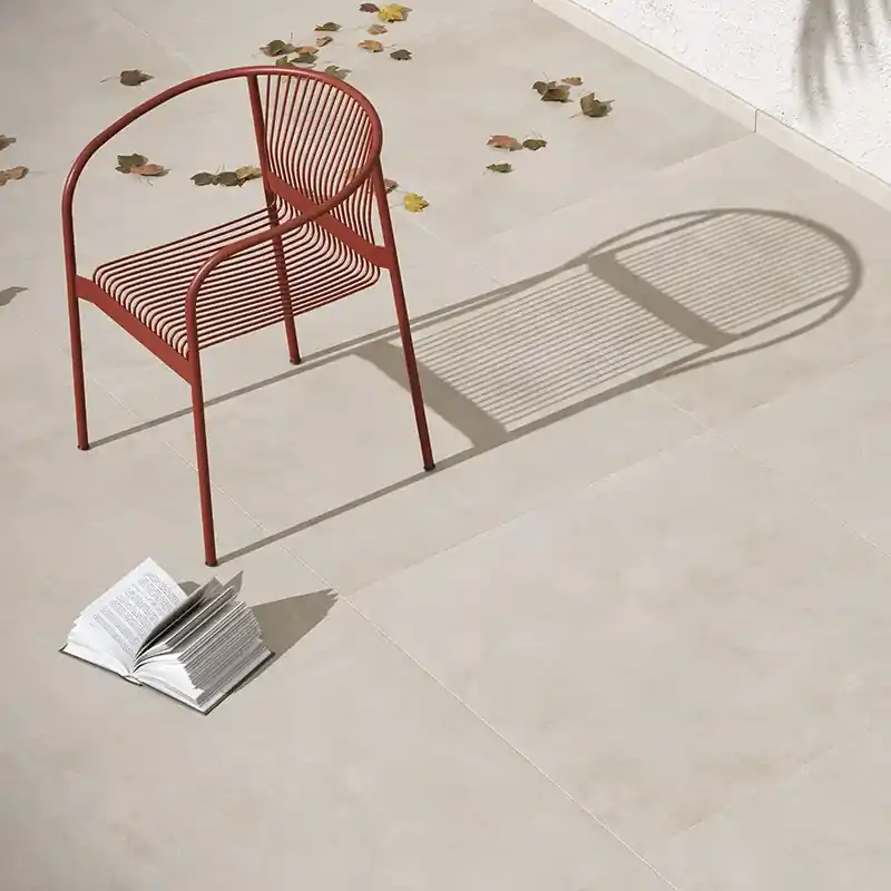 Bestseller Clay Greige Antiscivolo R11 - Gres Effetto Resina Per Esterni 90x90 Rettificato