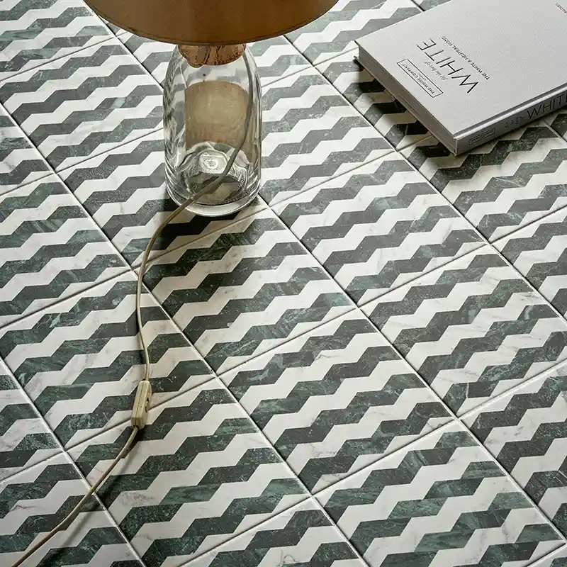 Dandy Ribbon White/Green - Gres Effetto Marmo Intarsiato 18x18 Fabrieksprijs